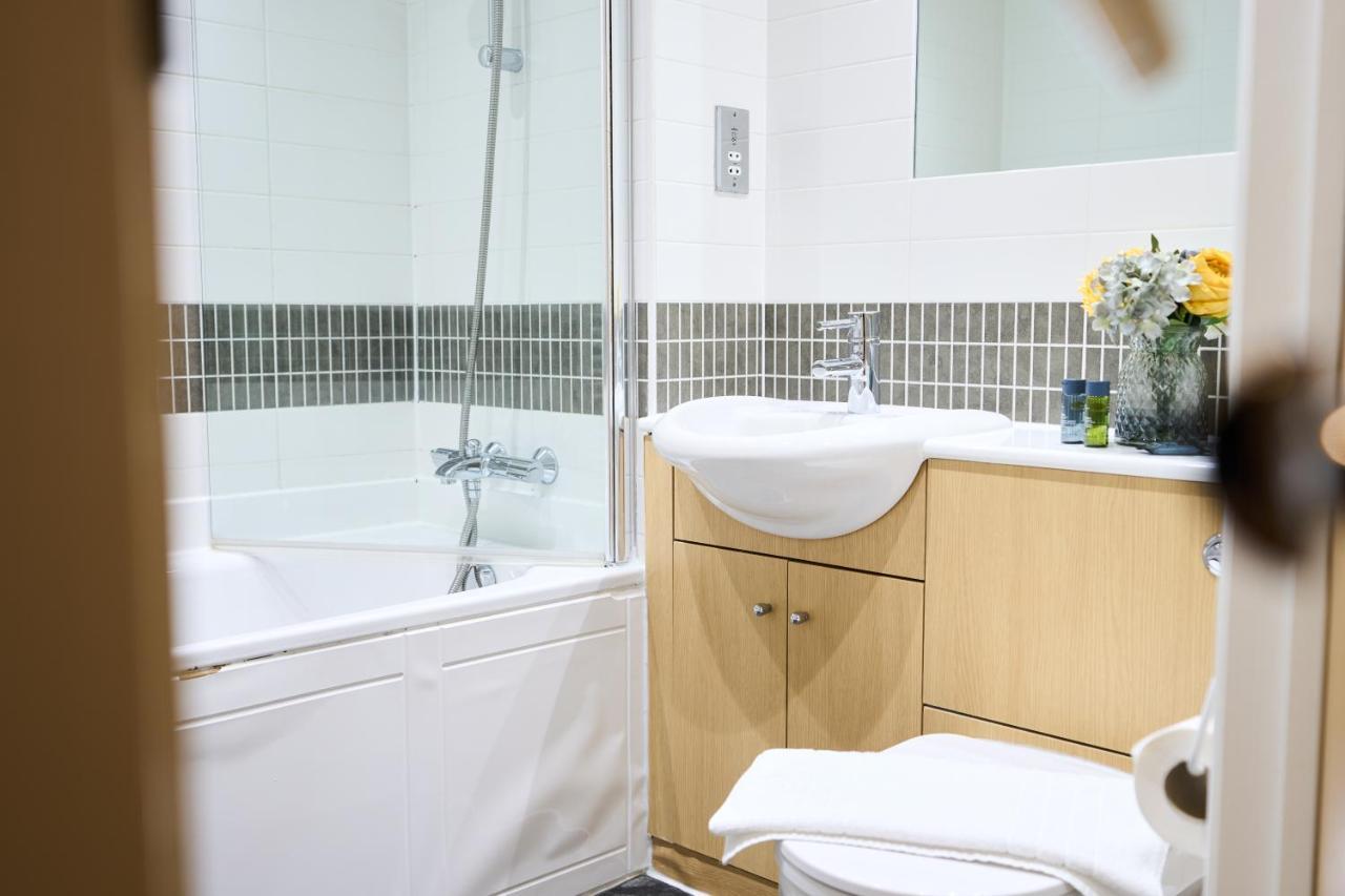 Shortstaymk Vizion Apartments, With Free Superfast Wi-Fi, Parking, Sky Sports And Movies Milton Keynes Exteriér fotografie