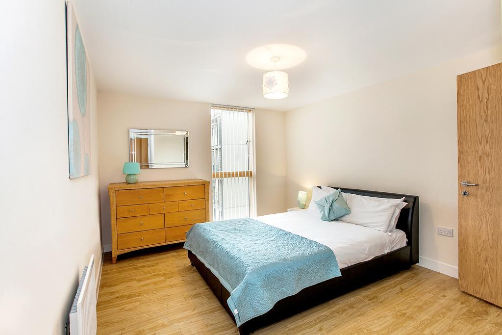 Shortstaymk Vizion Apartments, With Free Superfast Wi-Fi, Parking, Sky Sports And Movies Milton Keynes Pokoj fotografie