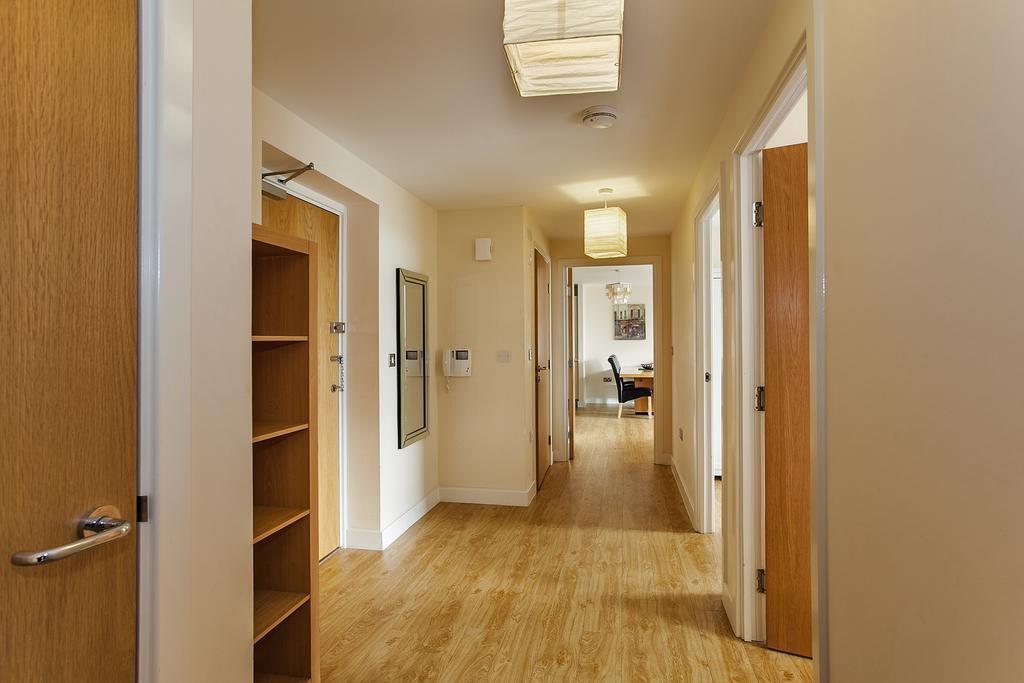 Shortstaymk Vizion Apartments, With Free Superfast Wi-Fi, Parking, Sky Sports And Movies Milton Keynes Pokoj fotografie